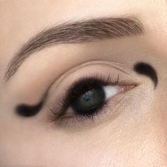 Kohl Eyeliner, Alt Makeup, Smink Inspiration, Makijaż Smokey Eye, Edgy Makeup, Creative Eye Makeup, Kesha, Eyeliner Looks, Eye Makeup Art