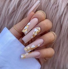 2024's Top Bridal Gold Nail Trends: Elegant, Glittery & Chic Designs Boujie Nails Acrylic, White And Gold Nail Ideas, Classy Nude Nail Designs, White And Gold Nail Art, Boujie Nails, White And Gold Nails, Kylie Nails, Angel Nails, Romantic Nails