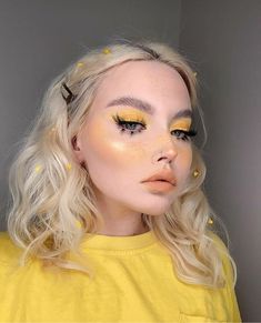 Yellow Makeup, Yellow Eyeshadow, Bold Makeup Looks, Retro Makeup, Edgy Makeup, Pretty Makeup