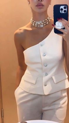 Effortlessly Chic Outfits, Classy Dress Outfits, Stylish Clothes For Women, Fashion Mistakes, Looks Chic, Mode Inspiration, Classy Dress, Elegant Outfit