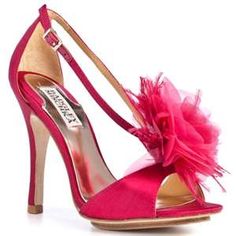 SOCRATI- It's the world at your feet! Red Sole Shoes, Formal Heels, Fancy Shoes, Shoe Dazzle, Spring Shoes, Designer Heels, Badgley Mischka, Shoe Style, Beautiful Shoes