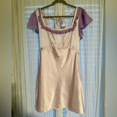 Stunning Light Purple Free People Mini Dress New With Tags - Never Been Worn Perfect For Spring! Feminine Satin Mini Dress With Short Sleeves, Feminine Short Sleeve Satin Mini Dress, Summer Satin Mini Dress With Short Sleeves, Spring Satin Mini Dress With Short Sleeves, Short Sleeve Satin Mini Dress For Summer, Bridesmaid Dresses Sleeves, Simple Purple Dress, Purple Runway, Aesthetic Lookbook