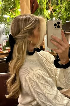 Ribbon Hairstyle, Christmas Hairstyles, Effortless Hairstyles, Foto Poses, Casual Hairstyles, Pretty Hairstyles, Hair Looks, Hair Trends, Hair Tutorial