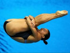 Excellent Olympic Divers, Springboard Diving, Olympic Diving, Rihanna Song, Diving Springboard, Triple Jump, Warrior Pose, Gymnastics Pictures, Shot Put