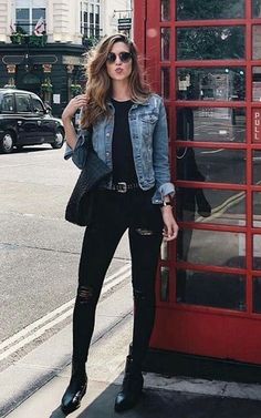 Stil Rock, Casual Chique Stijl, Casual Weekend Outfit, Outfit Essentials, Denim Jacket Outfit, Sport Chic, Inspired Outfits, Outfit Casual