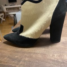 Very Rare And Great Style Booties! Black And White Pony Hair And Suede Ankle Boots With High Heels, Zip Fastening At The Back. Size 38. 4 Inch Heel. Runs Small, Recommend A Half Size Up. Nicholas Kirkwood Shoes, Pony Style, Nicholas Kirkwood, Pony Hair, 4 Inch Heels, Black & White, Suede Ankle Boots, Very Rare, Calf Skin