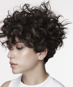 Pixie Cut Curly Hair, Short Curly Hairstyles For Women, Short Natural Curly Hair, Curly Pixie Haircuts, Frizzy Curly Hair, Curly Hair Photos, Curly Haircuts, Blonde Curly Hair