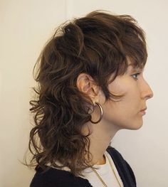 Shag Mullet Haircut, Shullet Hairstyles, Queer Haircut, Mullet Hairstyles, Curly Shag Haircut, Haircut Medium