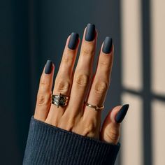 Stylish dark nail design ideas with gothic and elegant elements Black And Blue Nails Acrylic, Blue Nails Acrylic Design, Blue Nails Acrylic, Black And Blue Nails