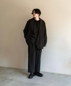 Mens Clothing Styles Black, Oversized Suits Men, Black Chelsea Boots Men Outfit, Oversized Outfit Men, Black Chelsea Boots Outfit, Black Outfits Ideas, Polo Outfit Men, Full Black Outfit, Oversized Suit