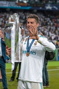 صور كريستيانو رونالدو مع ريال مدريد Cristiano Ronaldo Shirtless, Noodle Hair, Cristiano Ronaldo Body, Cristiano Ronaldo Hd Wallpapers, ماثيو ماكونهي, Cr7 Wallpapers, Ronaldo Pictures, Cristiano Ronaldo Manchester, Cristino Ronaldo