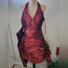 Vintage Sweet 16 Dresses, A Night In Greece Homecoming Dress, Homecoming Dresses 2000s, Short Dance Dresses Winter Formal, Hoco Dresses Vintage, Vintage Hoco Dress Short, 80s Homecoming Dresses, Formal Fitted Red Holiday Dress, 2000s Homecoming Dress