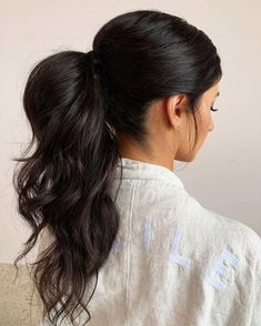 Ponytail Middle Part, Mid Ponytail, Wedding Ponytail, Hairstyles For All Hair Types, Slick Ponytail, Ponytail Updo, Wavy Ponytail, Banana Hair Clips