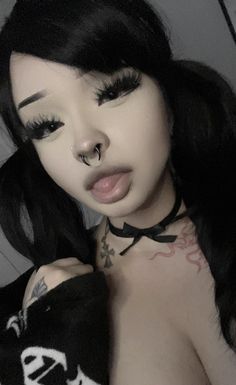 E Girl Makeup, Hooded Eyes, Body Mods, Girls Makeup, Cute Makeup, Makeup Inspo, Hair, Pins