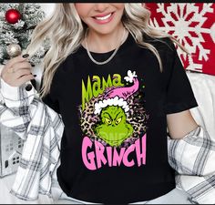 Diy Grinch Shirt, Tee Shirt Outfit, Grinch Shirts, Red Tee, Denim And Lace, Grinch Christmas, Pink Tee, Pink Tshirt, Christmas Tees