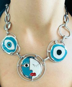 A beautiful summer look , with protective evil eyes , and mischievous wink of a woman. Wear this gorgeous necklace with either plain t-shirts or a fancy dress. Evil Eye Chain Necklace, Woman Necklace, Necklace Evil Eye, Plain T Shirts, Evil Eyes, Summer Necklace, Original Jewelry, Evil Eye Necklace, Plain Tshirt