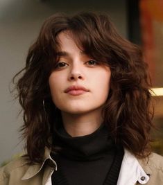 Tan Skin Blonde Hair, Thick Wavy Hair, Wavy Haircuts, Hair Inspiration Short, Haircuts For Wavy Hair, Short Wavy Hair, Hair And Beauty, Short Hair Haircuts, Hair Reference