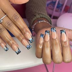 Elegance for all occasions! Elevate your style with captivating black square French tip nails that promise sophistication and charm for every event.