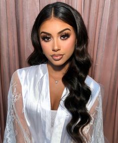 Baddie Formal Hairstyles, Glamour Wedding Hairstyles, Middle Parting Wedding Hair, Prom Hair Middle Part, Prom Hairstyles Latina, Half Up Half Down Hair Elegant, Sleek Middle Part Hair Down Curled, Prom Hairstyles Middle Part, Middle Part Waves Wedding