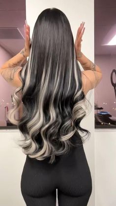 Black Hair With Blonde Highlights, Blonde Underneath, Black Hair Balayage, Hair Color Underneath, Black Hair Dye, Black Hair With Highlights, Hair Streaks, Dark Hair With Highlights, Long Hair Color