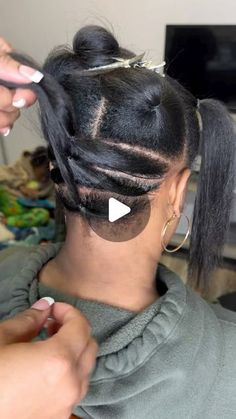 _MyNaturalHairJoint on Instagram: "Parting tutorial for small #braids @conqueredhair" Parting Hair For Small Knotless Braids, Small Part Braids, Parting Diagram Braids, Single Braids Parting, Box Braid Braiding Pattern, Smeduiem Knotless Parting Guide, How To Part Box Braids Natural Hair, 1 Layer Feed In Braids, Easy To Do Braids On Yourself