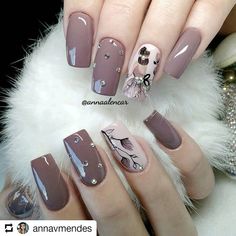 Uñas Beige Elegantes, Nails Delicadas, Fingernails Painted, Romantic Nails, Fall Nail Art Designs, Cute Spring Nails, Beige Nails, Metallic Nails