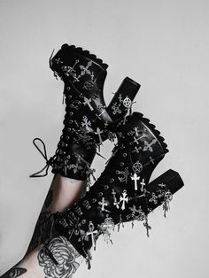 gothic boots platform boots dollskill house of widow goth boots Goth Shoes Aesthetic, Grunge Goth Outfits, Goth Socks, Gothic Shoes Boots, Modern Witch Fashion, Edgy Work Outfits, Edgy Boots, Goth Gifts, Boots Diy