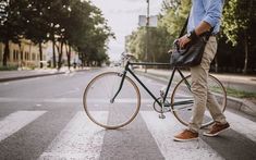 Bicycle Commuting, Biking To Work, Bicycle Aesthetic, Road Crossing, Bicycle Locks, Brompton Bicycle, Volvo V90, Marketing Project, Cycle To Work