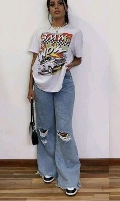 Baggy Tshirts, Baggy Tshirt Outfit, Aesthetic Graphic Tees, Baggy Tshirt, Ootd Outfit Ideas, Oversized Shirt Outfit, T Shirts Y2k, Fashion Outfits Ideas, Taylor Swift Merch