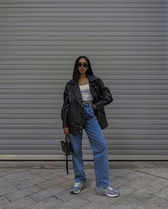 New Balance Jeans, Outfit Con Jeans, Latest Trends 2023, Mode Dope, Fall Trends Outfits, Trends 2023, Fashion Capsule, Style Inspiration Fall, Elba