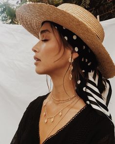 Summer Hat Style, Layer Necklaces, Mode Editorials, Vacation Essentials, Mode Turban, Hair Scarf Styles, Cool Winter, Vacation Accessories, Head Scarf Styles