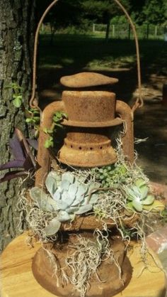 Old Lanterns, Garden Junk, Garden Decor Projects, Home Decor Ideas Living Room, Home Decoration Ideas, Garden Containers