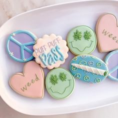 Friendship Cookies, Backwoods Cake Ideas, Plant Themed Cookies, Wedding Ideas For Stoners, Backwood Birthday Cake Ideas, Birthday Cake For Stoners, Edible Arrangements, Puff And Pass