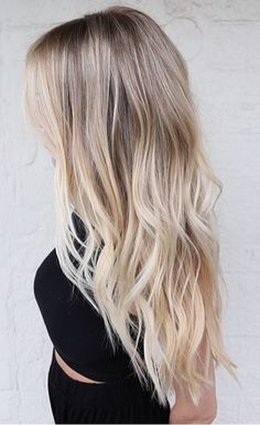 When you want a perfectly natural shade of blonde, you take this picture to your hair stylist say "this please". Color by Johnny Ramirez. Popelavá Blond, Silver Hair Color Formula, Biolage Hair Color, Natural Ash Blonde Hair, Biolage Hair, Balayage Blond, Blonde Wavy Hair, Hair Color Formulas, Silver Hair Color