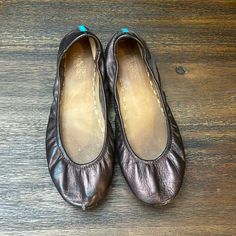 Gently Used Condition. Has Some Scuffs On Toe And Inner Sole Wear. Color: Raspberry Truffle Raspberry Truffle, Tieks Shoes, Leather Ballet Flats, Brown Silver, Ballet Flat, Truffles, Flat Shoes Women, Loafer Flats, Ballet Flats