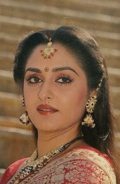 Bollywood Vintage, Jaya Prada, Old Film Stars, Bollywood Celebrities, India Beauty, Desi Beauty, Pretty Face