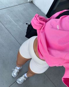 Pink Gym Wear, Gym Female, Ootd Gym, Instagram Stories Aesthetic, Fitness Influencer, Modele Fitness, Pink Activewear, Spring Essentials, Fitness Wear Outfits