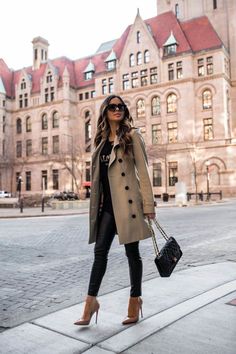 Burberry Heels Outfit, Nude Louboutin Heels Outfit, Louboutin Heels Outfit, Winter Hotel, Coat Chanel, Baddie Fashion, Christian Louboutin Heels Outfit, Mia Mia, Walking Down The Street