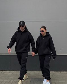 Couple Outfits Matching, Couple Matching Outfits, Couple Fits, Boyfriend Hoodie, Couples Outfit, Cute Couple Outfits, Couples Sweatshirts, Hoodie And Sweatpants, Matching Couple Outfits