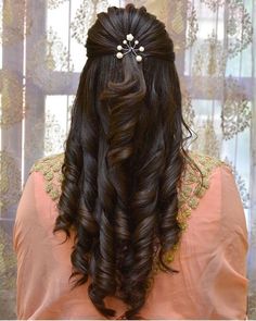 Reception Hairstyles, Hair Style On Saree, Hair Style Vedio, Engagement Hairstyles, Traditional Hairstyle, Bridal Hair Buns, Open Hairstyles, Long Hair Wedding Styles, Front Hair Styles