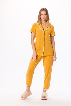 These women's terry cotton 3-piece pajama set outfits are designed for comfort and have a great look. An elastic waistband gives you flexibility to feel and move more comfortably. Shorts and pants have two side pockets. The Luxcurius super-soft pajama set comes with a top jacket. Great use for pajama day at school, pajama party, pajama day. A blue, green,hardal,ginger, pink, neavy blue, and sand-colored cotton pajama set is a lovely gift for your loved ones, or you can just pamper yourself.