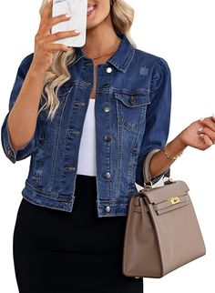 Denim Jackets // Add a classic touch to your look wearing this deep blue cropped sleeves button down denim jacket. Jean Jacket Cropped, Womens Jean Jacket, Shacket Outfit, Fitted Jean Jacket, Shirt Collar Styles, Denim Jacket Fashion, Jean Jacket Women, Original Fashion, Vintage Denim Jacket