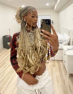 Goddess Braids With Gold Cuffs, Elegant Chignon Hair, Braids And Locs Hairstyles, Braids For Black Women With Blonde, Blonde Spanish Curls Braids, Money Piece Knotless Braids, 613 French Curl Braids, Blond Braids On Black Women, Blond Goddess Braids Black Women