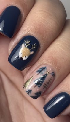 Thanksgiving To Christmas Transition Nails, Skunk Nail Art, Simplistic Nail Ideas, Fall Animal Nails, Lapland Nails, Woodland Nails Designs, Unique Fall Nail Designs, Thanksgiving Gel Nail Ideas, Deer Nail Designs