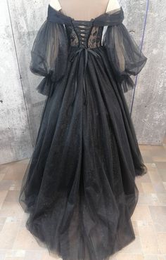 Courthouse Wedding Black Dress, Black Wedding Gowns The Bride, Halloween Bridesmaid Dress, Alternative Bride Dress, Black Fairy Dress, Tulle Black Dress, Black Dress Off Shoulder, Goth Wedding Dress, Dark Wedding Dress