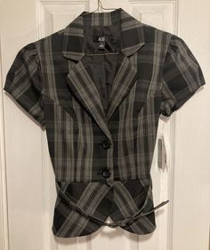 AGB Plaid Short Sleeve Blazer Jacket Size 4 NWT. Length 22in Pit to pit 16in T68 Fall Short Sleeve Blazer With Button Closure, Fitted Short Sleeve Fall Blazer, Fitted Short Sleeve Blazer For Fall, 1980s Outfits, Tyler Moore, Oc Outfits, Boho Lifestyle, Oc Inspo, Pretty Clothes