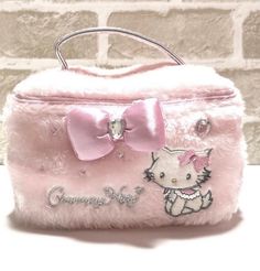 Hello Kitty Makeup Bag, Kawaii Hair Clips, Kitty Makeup, Hello Kitty Makeup, Pretty Pink Princess, Pink Fur