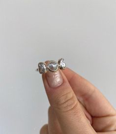 Silver Gem Rings, Pearl Silver Jewelry, Silver Statement Rings, Silver Clay Jewelry, Jewelry Pearl, Ring Aesthetic, Ring Ideas, Rings Silver, Silver Jewelry Aesthetic