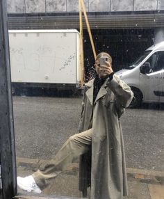 Snow Day Outfit, Hunter Boots Outfit, Dress Like A Parisian, Rainy Day Outfits, J Style, Rainy Day Aesthetic, Autumn Winter Outfits, Day Aesthetic, Street Outfits