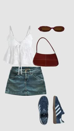 Casual Mini Denim Skirt, Mini Skirt Fits Denim, Cute Denim Mini Skirt, Y2k Style Summer Denim Skirt, Summer Casual Denim Mini Skirt, Outfit Ideas White Background, Spain Outfit Ideas Summer, Summer Classy Outfits, Movie Outfit Ideas